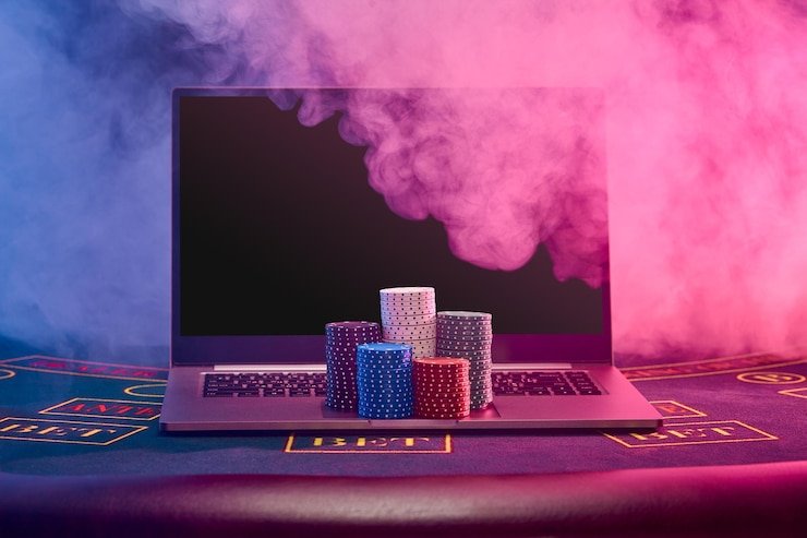 Pemain BandarQ sedang bermain di aplikasi mobile islot